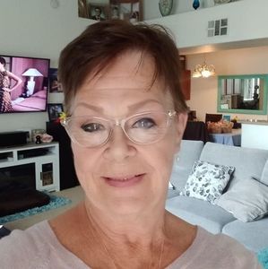 Meet your Posher, Connie